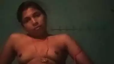 Village girl fingering pussy selfie record