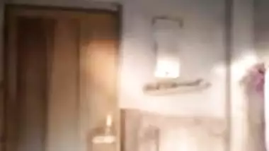 Desi sexy bhabi hot pee