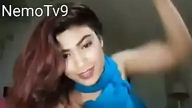 a super hot level video call of a desi aunty just see caps and guess