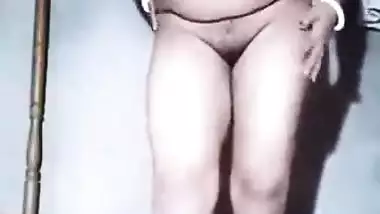 Juicy Bhabhi showing her creamy boobs