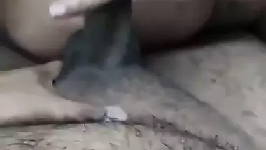 Big boob whore’s Indian blowjob makes guy cum profusely