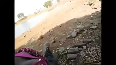 desi villaga bhabhi sucking cock in open near river