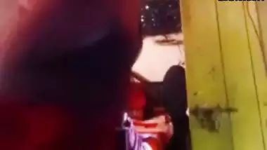 Bengali boudi nude show on video call to relative