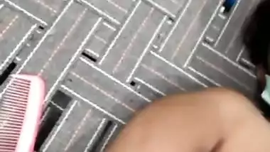 Desi aunty showing her boobs and pussy