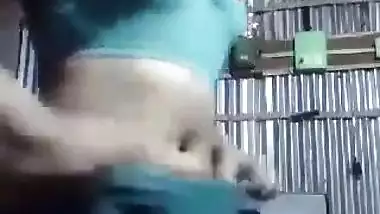 Desi slum girl nude show for her lover