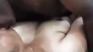 Man fucks his fair neighbor’s pussy in the desi sex video