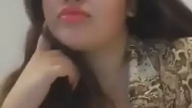 Desi cute model big boobs