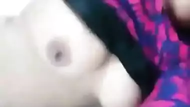 Desi sexy bhabi fing her pussy