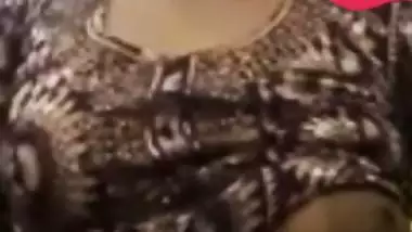 Girlfriend showing boob live on video call viral MMS