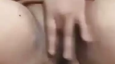 Chubby wife fingering pussy with viral video call chat