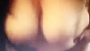 New big boobs mallu aunty boobs clapping