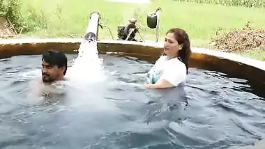 New Desi Sexy Video Pani Pani Village Aunty 2022