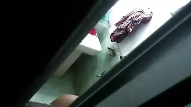 next door bhabhi rittu filmed by neighbor taking shower