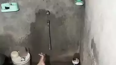 Young couple enjoys desi sex in the bathroom