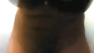 Smart Indian Girl undressed and filmed herself by mobile