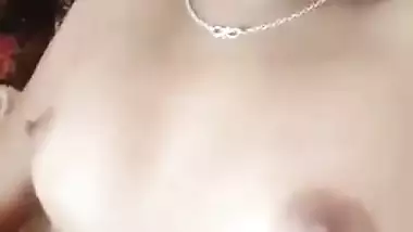 Live Cam - Super Horny Married Girl Entertaining Live Sex Chat Session