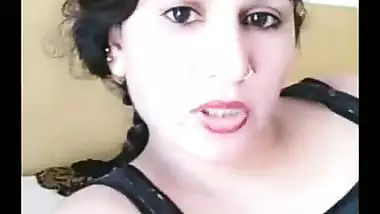 Famous Pakistani bhabhi Labba Khan showing boobs Live